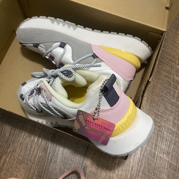 SKETCHERS HAYDAYZ 2.0 SOLAR TREAD MULTI COLORED TENNIS/WALKING SHOE W/MEMORY - Picture 9 of 11